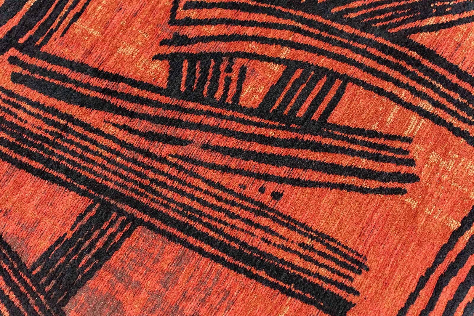 Louis De Poortere tappeto Meditation 2069 Kanji Ginger Chocolate zoom 2